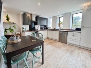 Kitchen - click for photo gallery